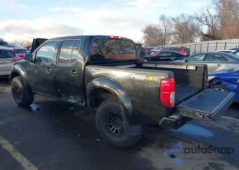 2013 Nissan Frontier Pro-4X z USA, uszkodzony, nr VIN 1N6AD0EV2DN738000